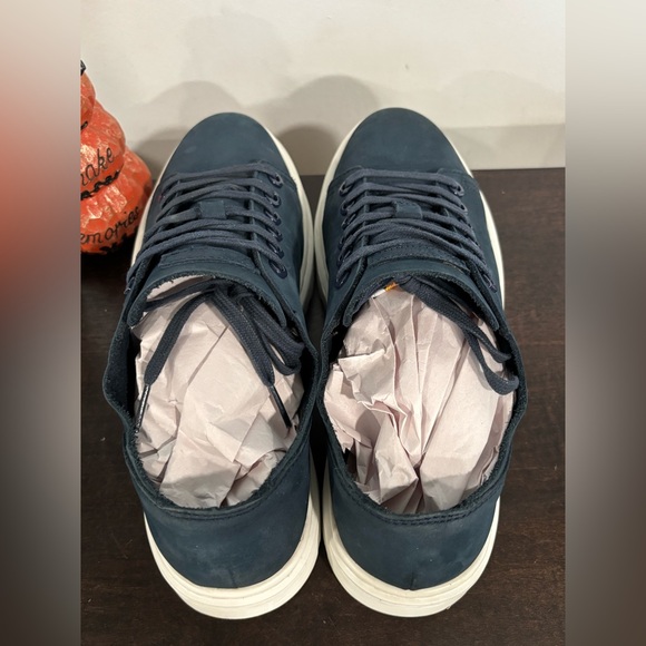 💙💙Dr. Martens Dark Blue Sneakers with White Soles💙💙 - Picture 13 of 17